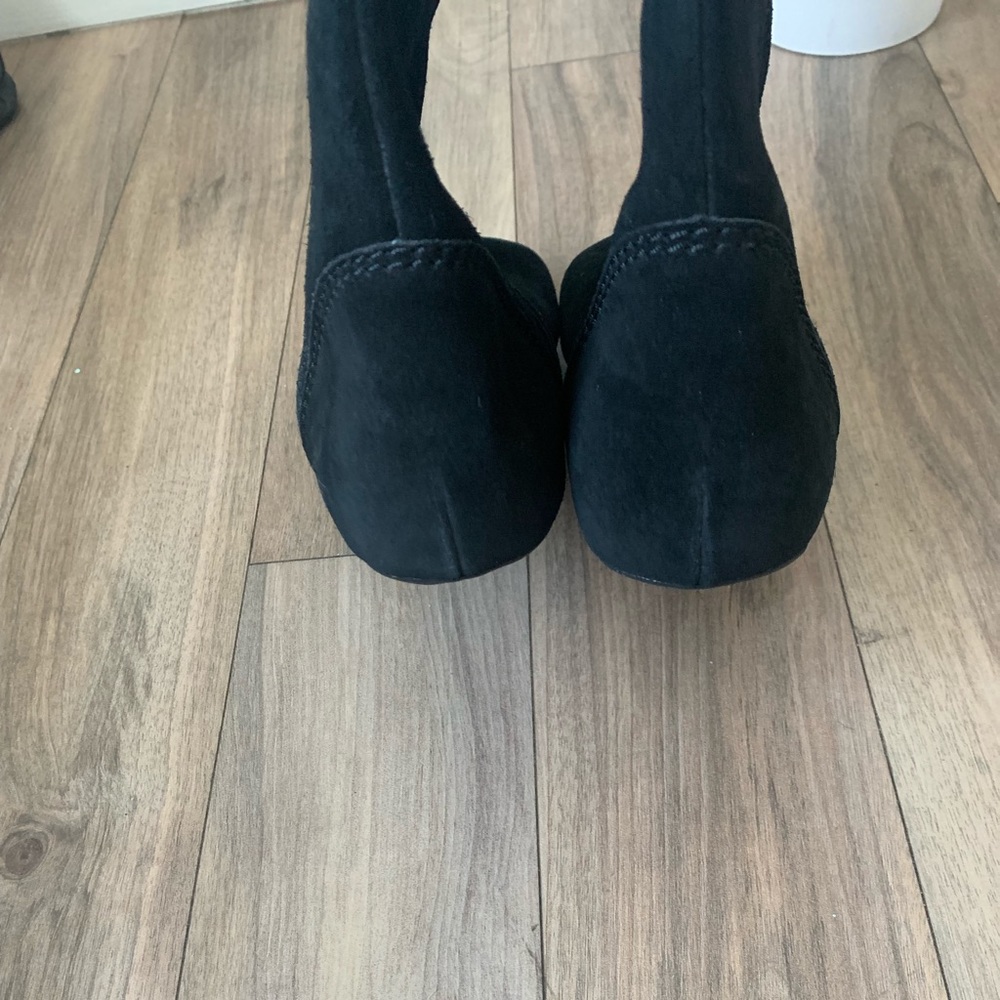 SOLD. Patagonia black suede boots - Picture 4 of 6